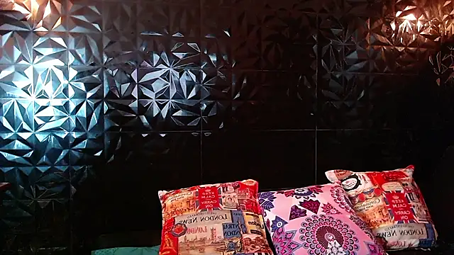 Snapshot of PINK__LOLA1 chatting on February 4, 2026, 12:44 pm PINK LOLA1 online show from February 4, 2026, 12:44 pm