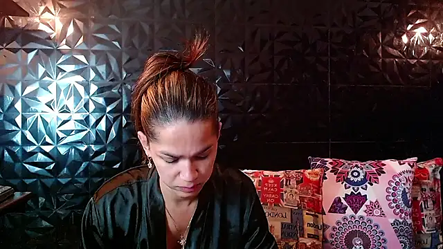 Snapshot of PINK__LOLA1 chatting on February 5, 2026, 11:48 am PINK LOLA1 online show from February 5, 2026, 11:48 am