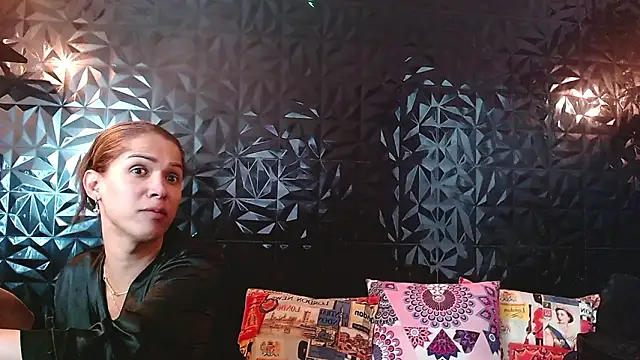 Snapshot of PINK__LOLA1 chatting on February 17, 2026, 10:27 pm PINK LOLA1 online show from February 17, 2026, 10:27 pm