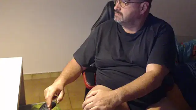 Snapshot of fraboys chatting on January 14, 2026, 7:36 am fraboys online show from January 14, 2026, 7:36 am