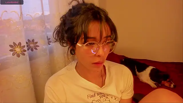 aluna 0310 online show from December 16, 2024, 10:56 pm