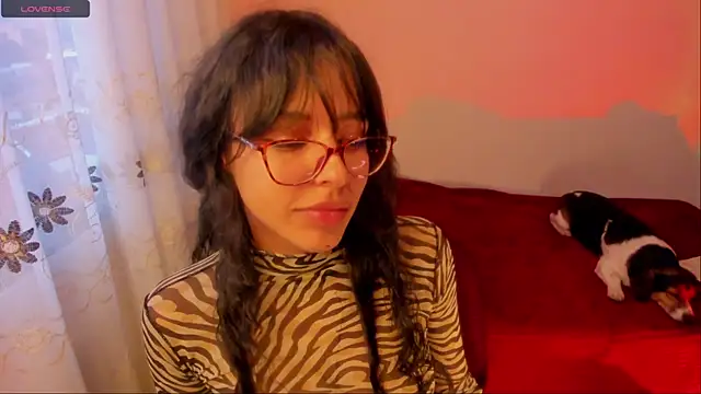 aluna 0310 online show from February 22, 2025, 9:48 pm