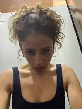 alana15 online show from January 30, 2025, 7:04 pm