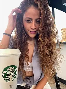 alana15 online show from February 4, 2025, 9:31 pm