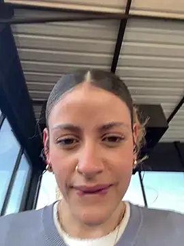 alana15 online show from October 2, 2025, 9:22 pm