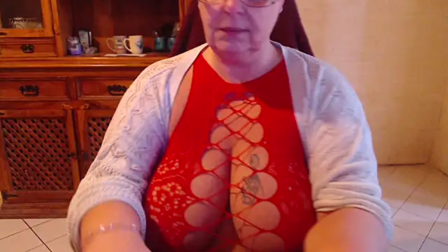 Snapshot of MISS_LINDAH chatting on February 13, 2026, 6:20 am MISS LINDAH online show from February 13, 2026, 6:20 am