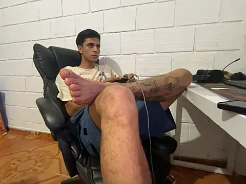 Snapshot of Max_TheHorseDick chatting on February 24, 2026, 5:44 pm Max TheHorseDick online show from February 24, 2026, 5:44 pm