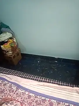 Sweet-Berry online show from February 18, 2026, 7:32 pm