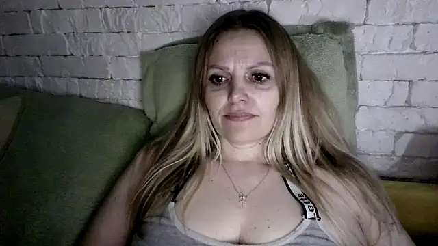 Snapshot of Angel_girllovemy chatting on February 2, 2026, 3:11 pm Angel girllovemy online show from February 2, 2026, 3:11 pm