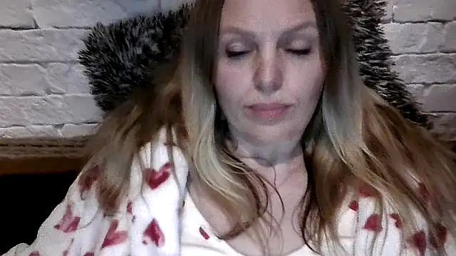 Snapshot of Angel_girllovemy chatting on February 16, 2026, 8:27 pm Angel girllovemy online show from February 16, 2026, 8:27 pm