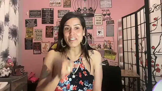 latinacubana online show from February 5, 2025, 6:13 am