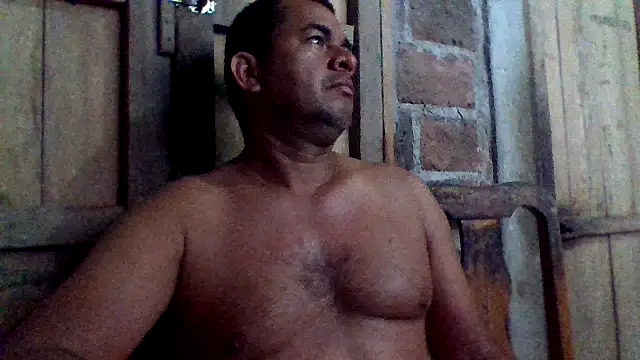 Snapshot of axomen chatting on October 8, 2025, 3:26 am axomen online show from October 8, 2025, 3:26 am