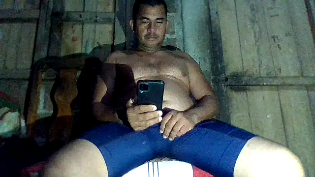 Snapshot of axomen chatting on October 10, 2025, 3:27 am axomen online show from October 10, 2025, 3:27 am