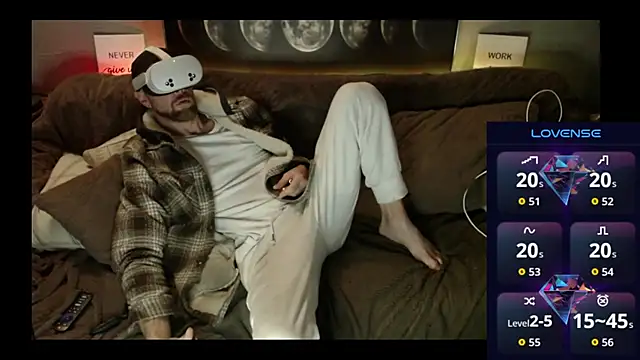 MaxRouger online show from November 7, 2025, 12:27 pm