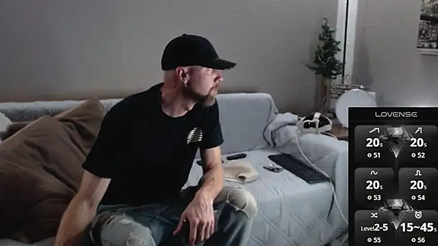 MaxRouger online show from November 23, 2025, 9:36 pm