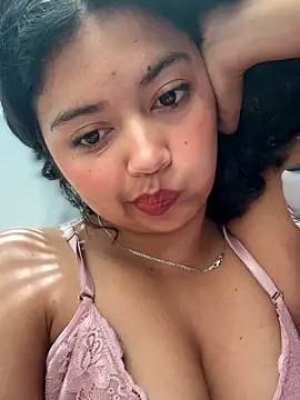 Snapshot of Peach_Girll chatting on February 10, 2026, 2:10 pm Peach Girll online show from February 10, 2026, 2:10 pm