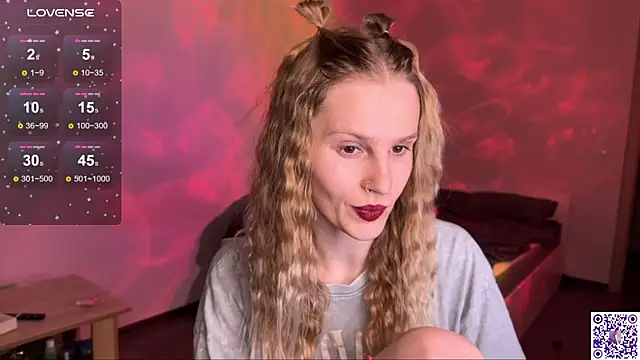 Chanel Gill online show from September 28, 2025, 6:24 pm