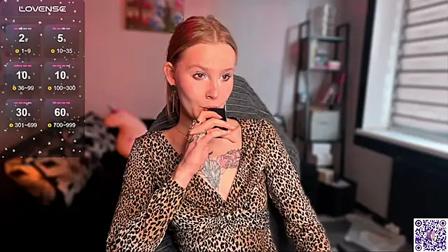 Chanel Gill online show from November 5, 2025, 11:21 am