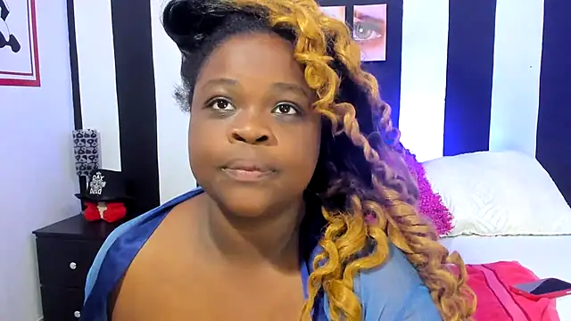 YeminaLeman online show from November 23, 2025, 4:07 pm