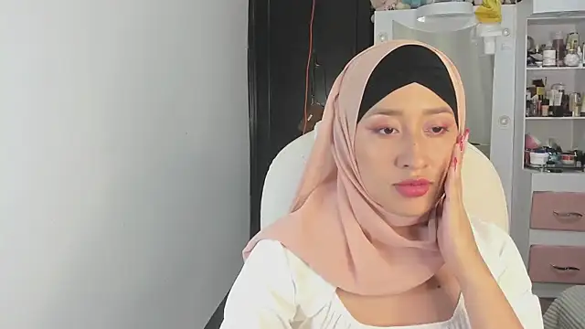 adila anich online show from January 7, 2025, 12:24 am