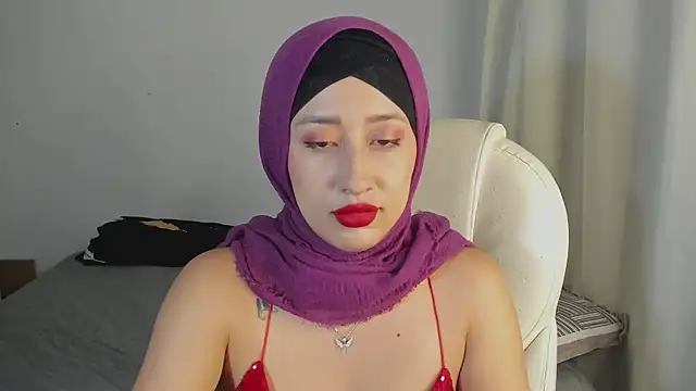 adila anich online show from March 18, 2025, 10:37 pm