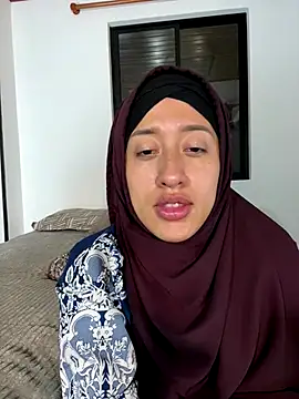 adila anich online show from November 20, 2025, 11:04 pm