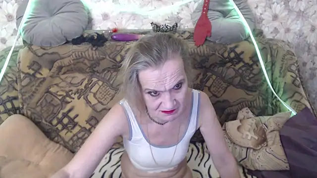 MissBekker online show from November 5, 2025, 1:49 am