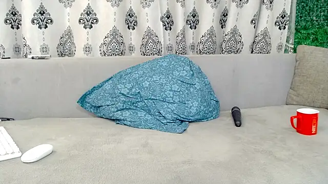 sweetdaiana23 online show from February 3, 2026, 1:37 am