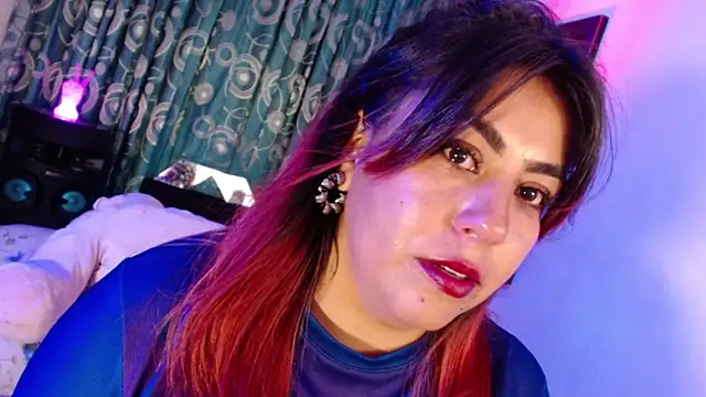 gatuwildhott online show from December 19, 2025, 8:38 pm