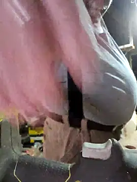 Snapshot of mrwizard4570 chatting on November 27, 2025, 6:10 pm mrwizard4570 online show from November 27, 2025, 6:10 pm