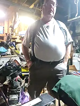 Snapshot of mrwizard4570 chatting on December 18, 2025, 11:00 pm mrwizard4570 online show from December 18, 2025, 11:00 pm