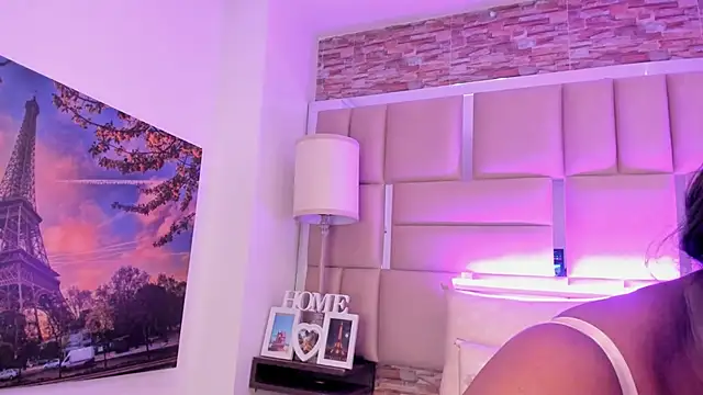 ShaniaBrownn online show from January 10, 2026, 8:10 pm