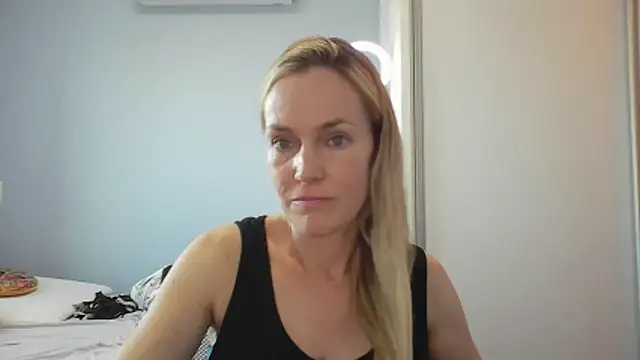 Snapshot of Annylove1 chatting on January 16, 2026, 10:52 am Annylove1 online show from January 16, 2026, 10:52 am