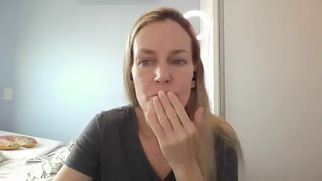 Snapshot of Annylove1 chatting on February 12, 2026, 10:54 am Annylove1 online show from February 12, 2026, 10:54 am