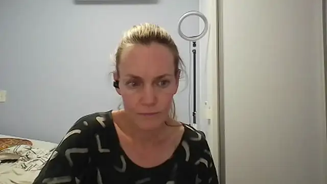 Snapshot of Annylove1 chatting on February 13, 2026, 12:06 am Annylove1 online show from February 13, 2026, 12:06 am