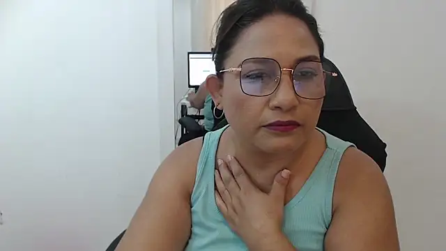 Snapshot of Katha_Marck chatting on February 14, 2026, 5:53 pm Katha Marck online show from February 14, 2026, 5:53 pm