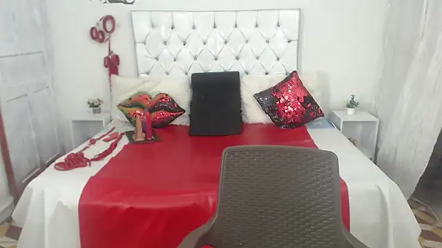 Sweetbigcatt online show from February 13, 2026, 4:08 am