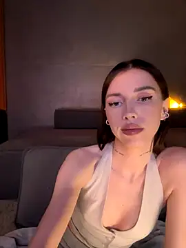 Snapshot of Bastet chatting on December 4, 2025, 6:05 pm Bastet online show from December 4, 2025, 6:05 pm