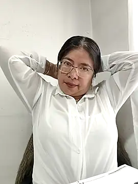 Snapshot of __valentina18 chatting on January 19, 2026, 1:15 pm valentina18 online show from January 19, 2026, 1:15 pm