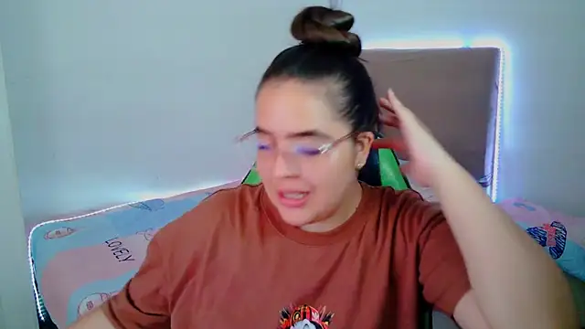  alicia z online show from February 7, 2025, 7:49 pm