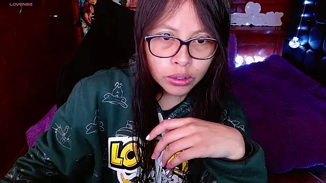 Snapshot of MidoriQuiinn chatting on February 25, 2026, 2:37 pm MidoriQuiinn online show from February 25, 2026, 2:37 pm