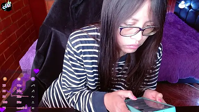 Snapshot of MidoriQuiinn chatting on February 27, 2026, 5:57 pm MidoriQuiinn online show from February 27, 2026, 5:57 pm