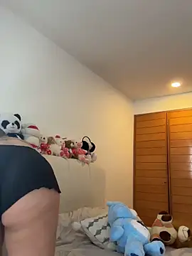 Snapshot of oriana_zoeee chatting on February 4, 2026, 8:14 pm oriana zoeee online show from February 4, 2026, 8:14 pm