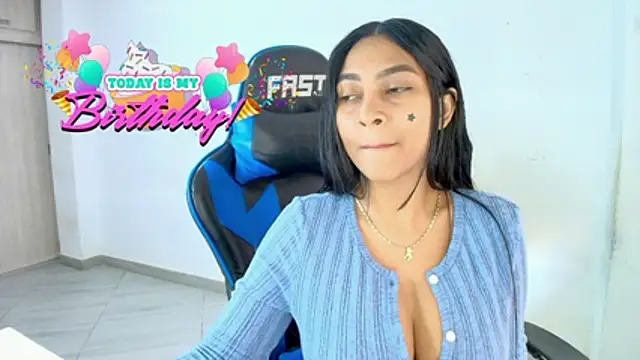 sophiax-x online show from February 9, 2026, 7:07 pm