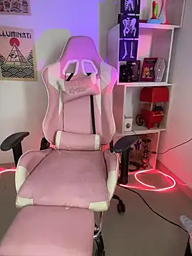 Snapshot of Emma_Wish chatting on January 18, 2026, 5:17 pm Emma Wish online show from January 18, 2026, 5:17 pm