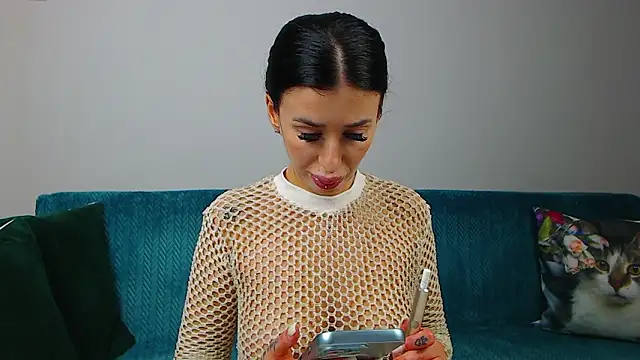 SaraDaisy online show from February 6, 2026, 6:00 pm