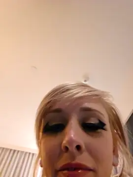 AmethystFoxx online show from February 25, 2026, 6:34 am