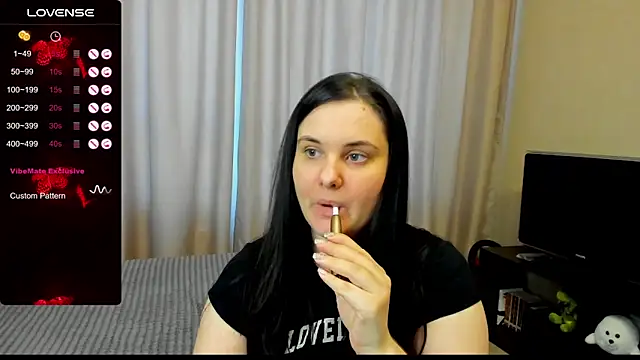 Snapshot of AlanaBrox chatting on February 4, 2026, 12:22 pm AlanaBrox online show from February 4, 2026, 12:22 pm