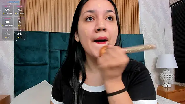 Snapshot of Kareena_chopra chatting on January 19, 2026, 12:31 pm Kareena chopra online show from January 19, 2026, 12:31 pm