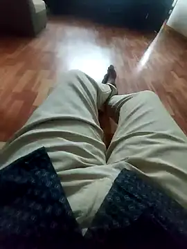 Snapshot of Stripkomal chatting on January 14, 2026, 12:11 pm Stripkomal online show from January 14, 2026, 12:11 pm